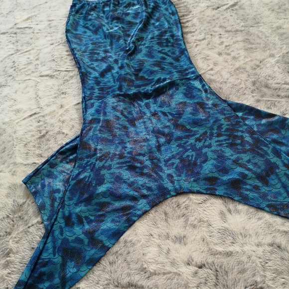 Girls Mermaid Skirt With Tail - Picture 12 of 15